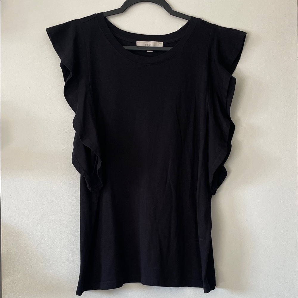 Ruffle Sleeve Tee| LOFT| Black| Large| EUC
